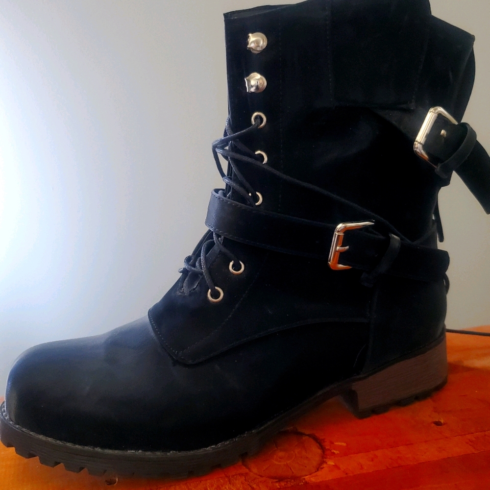 Combat boots